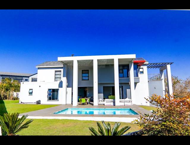 5 BEDROOM HOUSE FOR SALE IN COPPERLEAF ESTATE